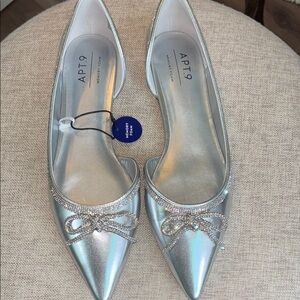 NIB Apt. 9 Emmalyn Bow Flats